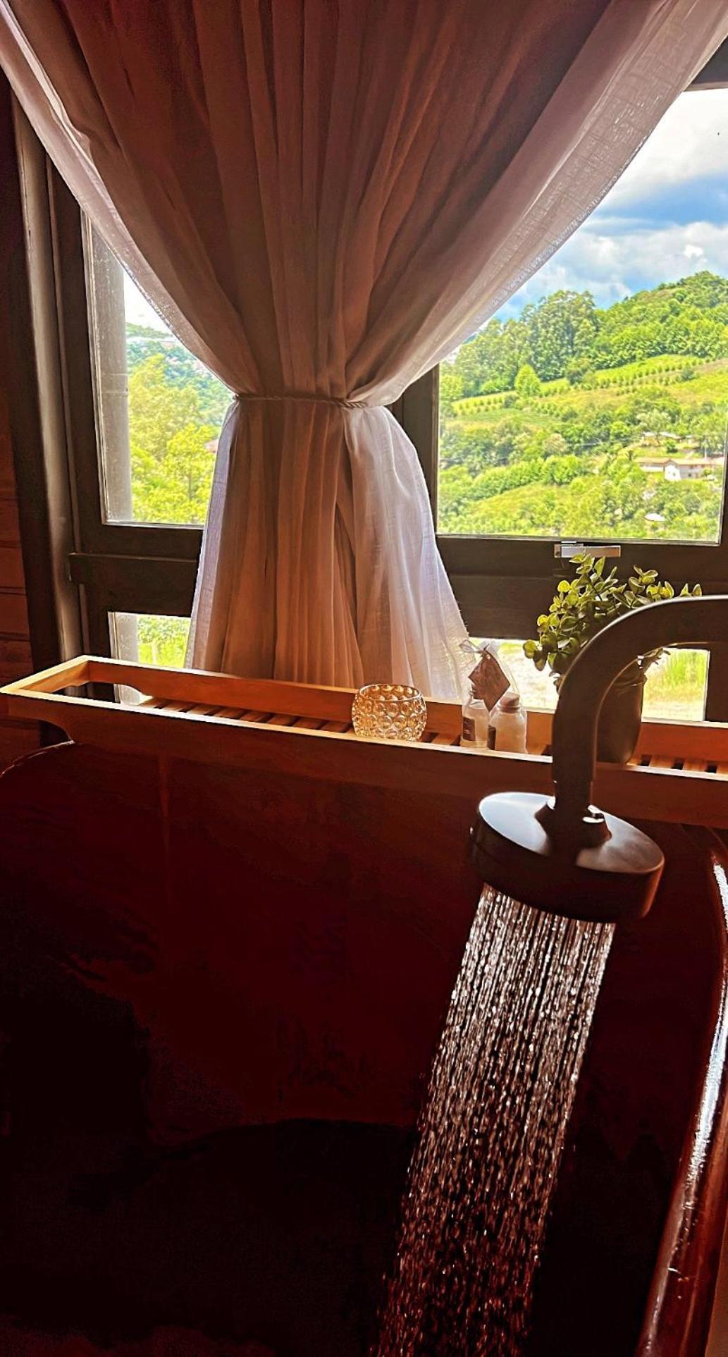 Capanna Del Vale - Um Refugio No Vale Dos Vinhedos Com Experiencia Exclusiva De Degustacao Na Vinicola Dom Candido Бенту-Гонсалвіс Екстер'єр фото