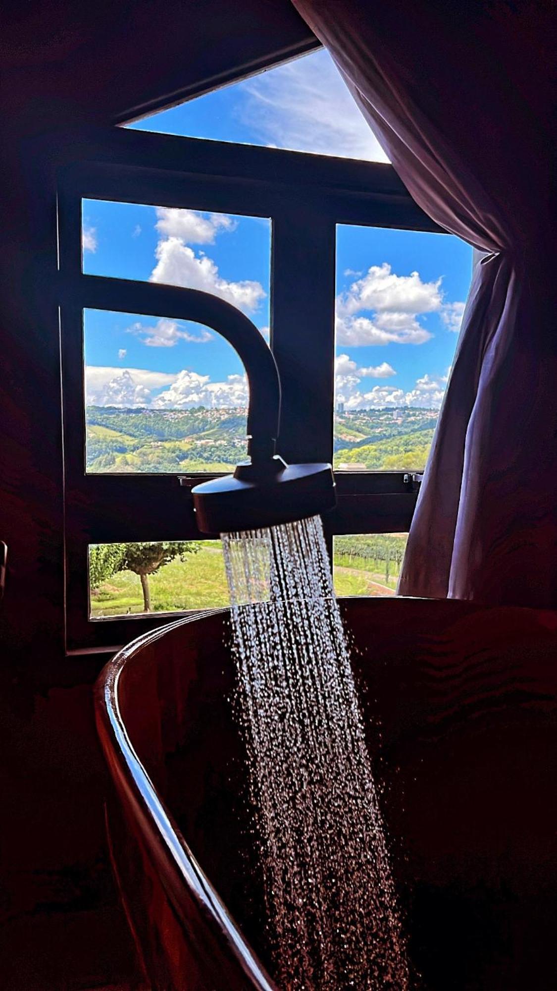 Capanna Del Vale - Um Refugio No Vale Dos Vinhedos Com Experiencia Exclusiva De Degustacao Na Vinicola Dom Candido Бенту-Гонсалвіс Номер фото
